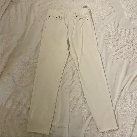 Levi’s White Jeans - Picture 1 of 5
